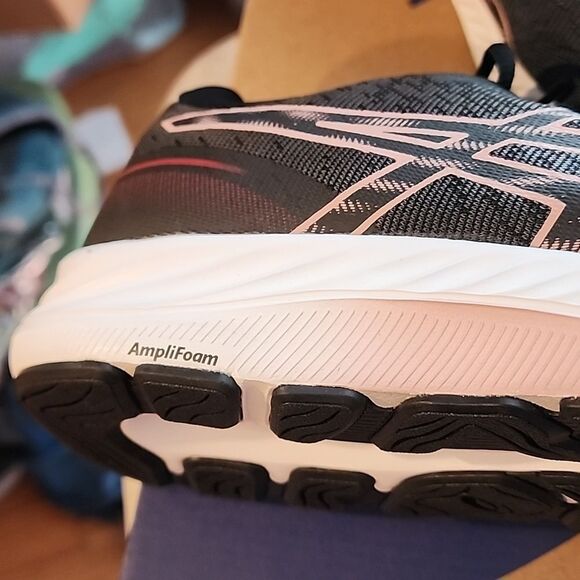 Women's Gel Excite 9 size 11 NWT - Picture 8 of 9